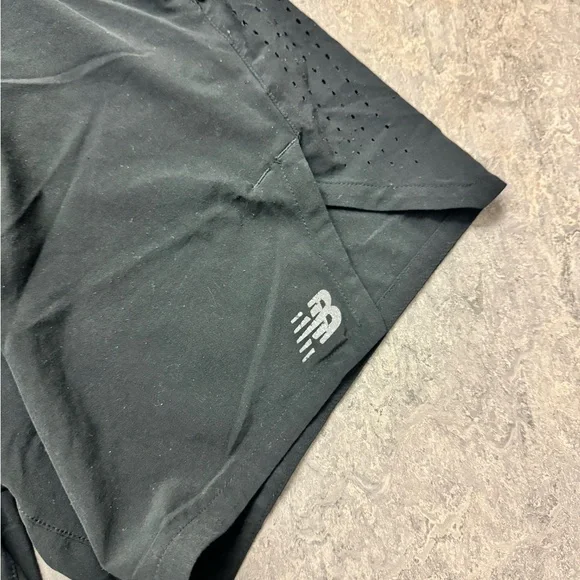 New Balance NYC Marathon Black Athletic Men's Shorts Medium - Picture 3 of 5